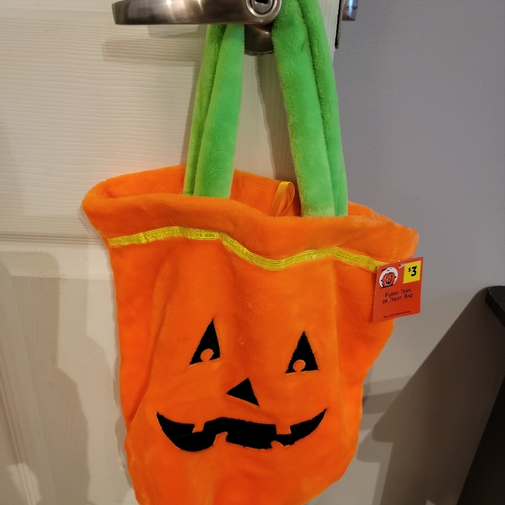 Furry Trick or Treat Bag Pumpkin